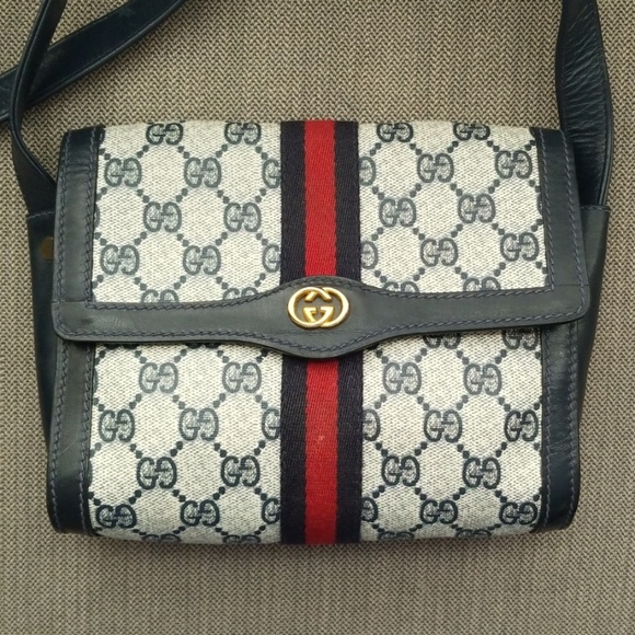 Authentic Vintage Gucci Shoulder Clutch Bag - Picture 3 of 9